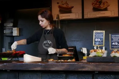 Ropa De Trabajo Personalizada: Razones Por Las Que Es Esencial Para Tu Negocio-1