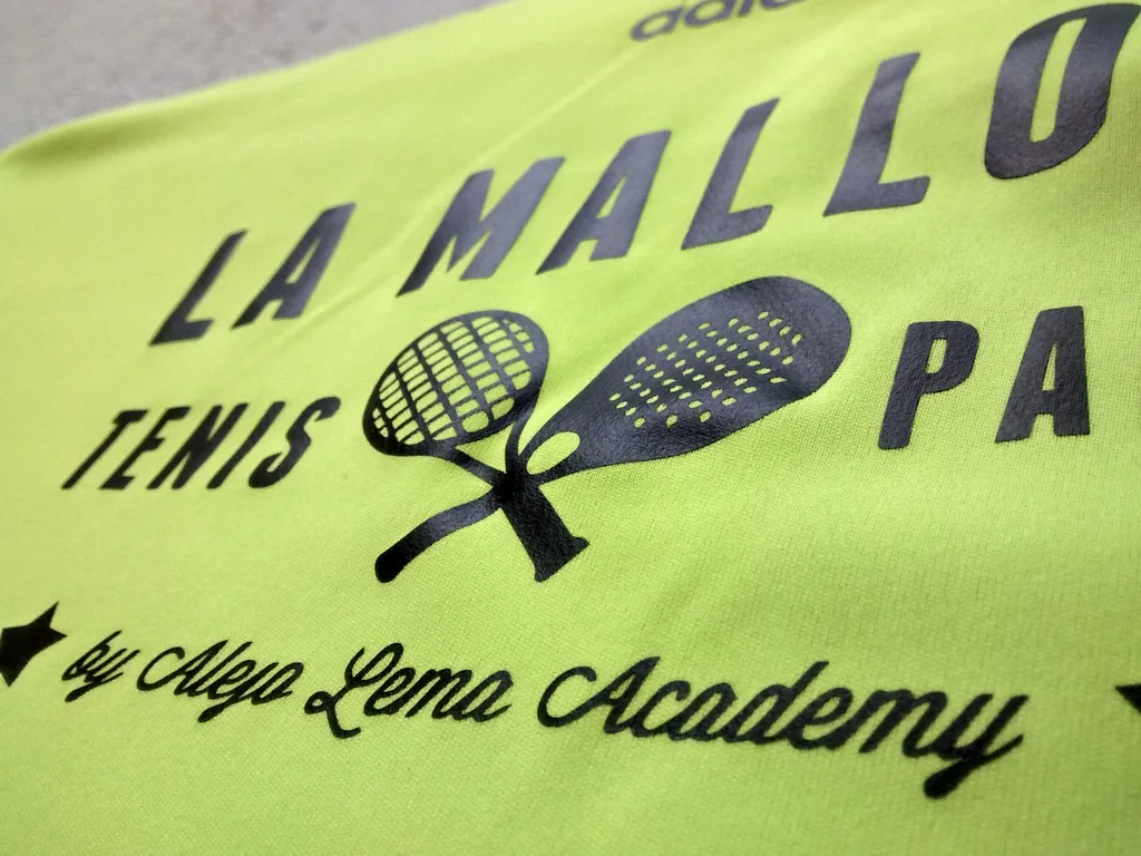 Detalle del vinilo textil sobre la camiseta