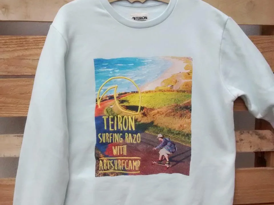 Sudadera con impresión digital y logotipo bordado