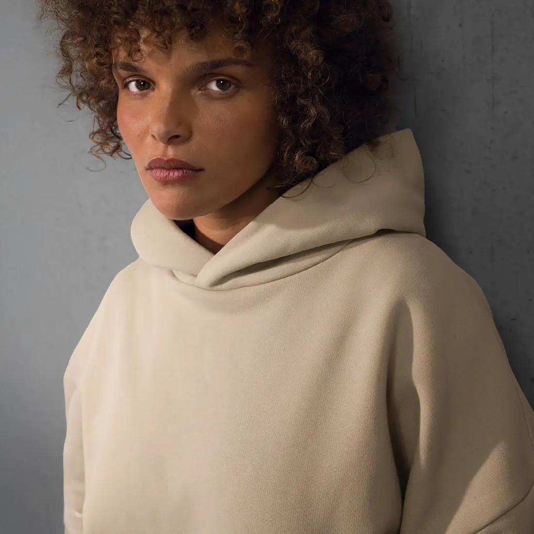 wg002-bc-influencehoodie-07-1750255404.webp