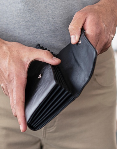 [093671010] Cartera camareros con botón de presión
