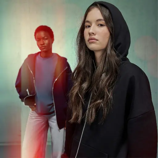 [209.42] Chaqueta con Cremallera y Capucha Influence